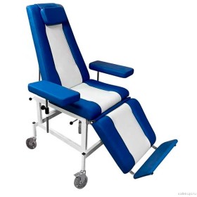 Кресло-кушетка на колесах К03 с подставкой для ног (цвет синий)