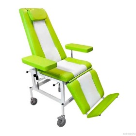 Кресло-кушетка на колесах К03 с подставкой для ног (цвет светло-зеленый)